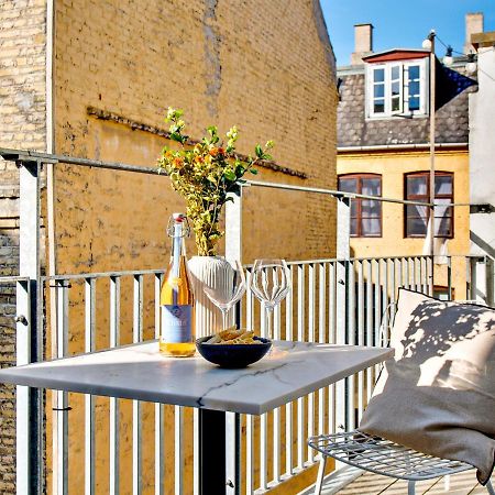 Sanders Leaves - Charming Three-Bedroom Apartment In Downtown Copenhagen Exterior photo