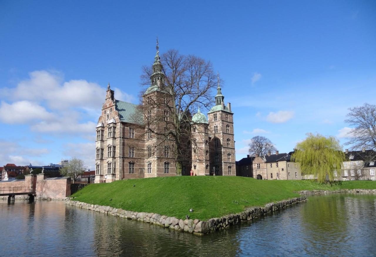 Sanders Leaves - Charming Three-Bedroom Apartment In Downtown Copenhagen Exterior photo
